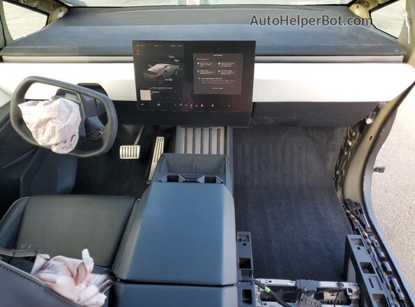 7G2CEHEEXRA020699 2024 TESLA CYBERTRUCK Beige Dashboard view