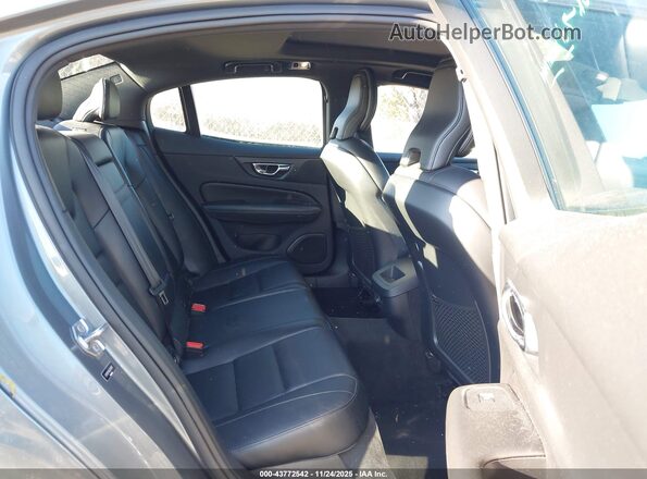 7JR102FK8LG031857 2020 VOLVO S60 Серый Вид наклейки с VIN-кодом