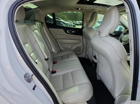 7JRA22TL6MG091354 2021 VOLVO S60 White 