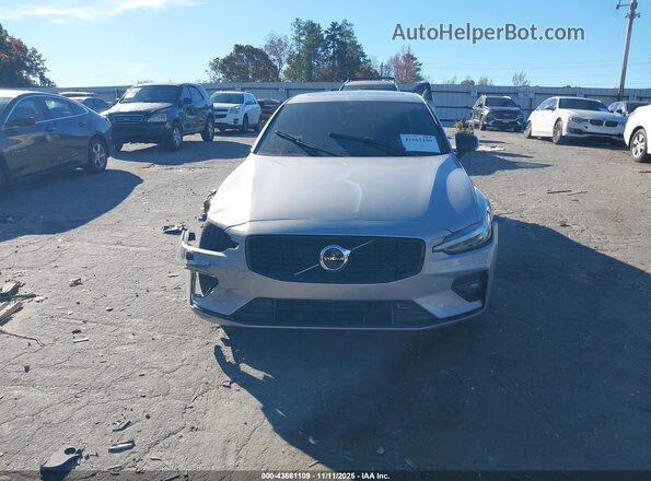 7JRL12FK0RG309066 2024 VOLVO S60 Silver Vista del cuadro de instrumentos