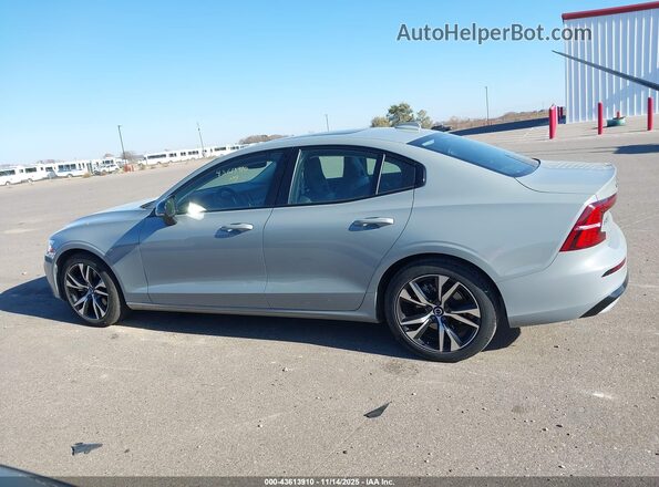 7JRL12FK8RG322924 2024 VOLVO S60 Silver 