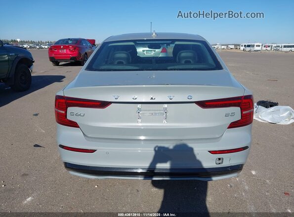 7JRL12FK8RG322924 2024 VOLVO S60 Silver 