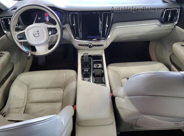 7JRL12FL5RG299840 2024 VOLVO S60 Silver Widok deski rozdzielczej