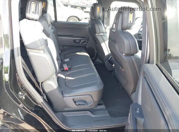 7PDSGABL8NN002681 2022 RIVIAN R1S Black VIN sticker view