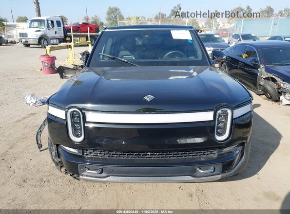 7PDSGABL8NN002681 2022 RIVIAN R1S Black Instrument cluster view