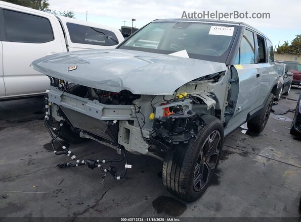 7PDSGBBA6RN041098 2024 RIVIAN R1S Gray წინა მარცხენა ხედი სამი მეოთხედიდან