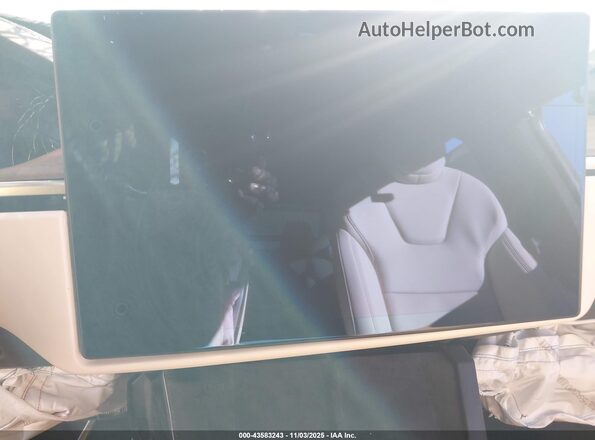 7SAXCBE53SF464400 2025 TESLA MODEL X Red Вид задніх сидінь