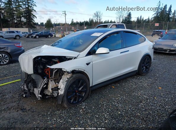 7SAXCBE54RF435319 2024 TESLA MODEL X White Առջևի ձախ երեք քառորդ տեսարան