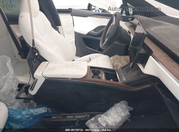 7SAXCBE55PF385222 2023 TESLA MODEL X Black Вид салону спереду