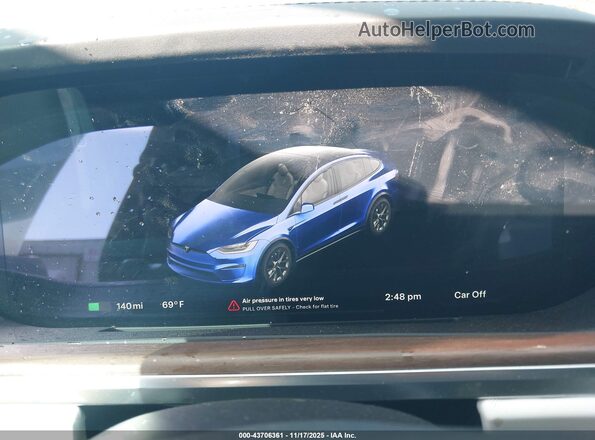7SAXCBE56PF365514 2023 TESLA MODEL X White Widok tylnych siedzeń