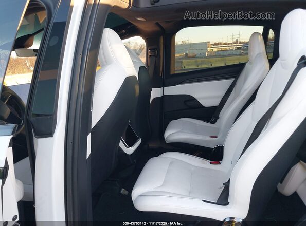 7SAXCBE60RF440557 2024 TESLA MODEL X Black Вид наклейки з VIN-кодом