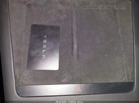 7SAXCBE66RF460974 2024 TESLA MODEL X Black Dashboard view