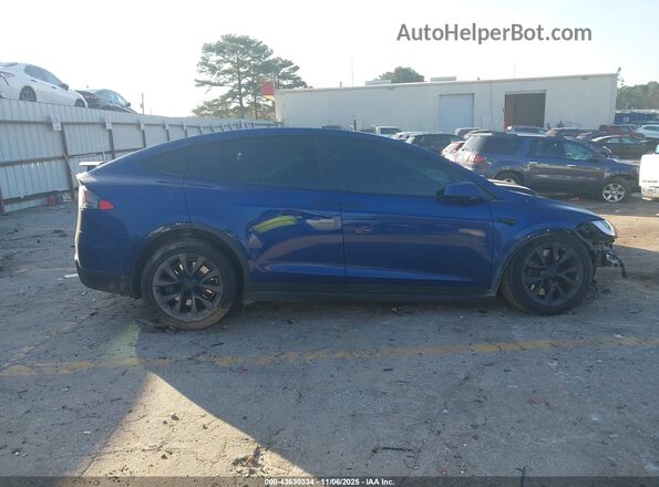7SAXCBE67NF331474 2022 TESLA MODEL X Blue Vista interior trasera