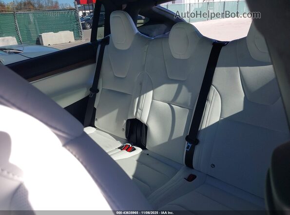 7SAXCDE51TF475103 2026 TESLA MODEL X White VIN კოდის სტიკერის ხედი