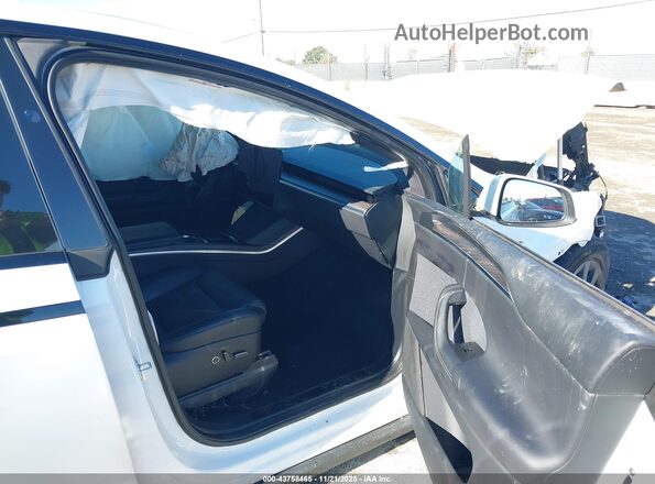 7SAXCDE55NF339480 2022 TESLA MODEL X White Вид салону спереду