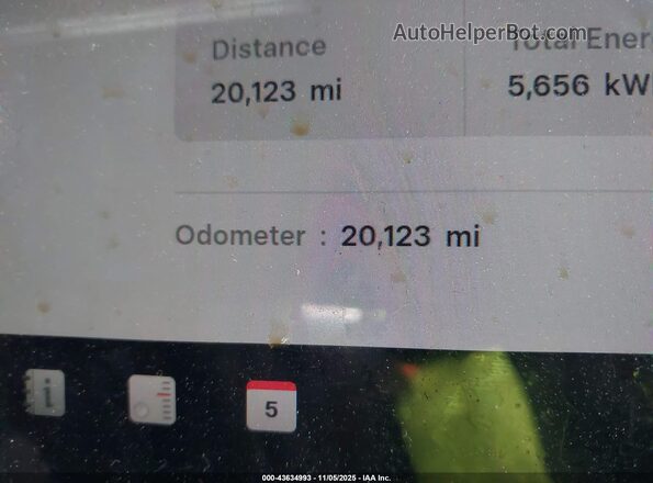 7SAYGAEE0RF149440 2024 TESLA MODEL Y Красный Вид задних сидений