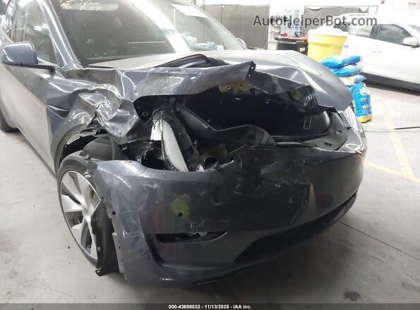 7SAYGAEE2NF558310 2022 TESLA MODEL Y Gray წინა ხედი
