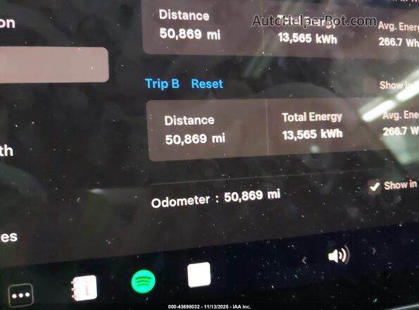 7SAYGAEE2NF558310 2022 TESLA MODEL Y Gray სალონის 360-გრადუსიანი ხედი