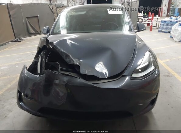 7SAYGAEE2NF558310 2022 TESLA MODEL Y Gray წინა პანელის ხედი