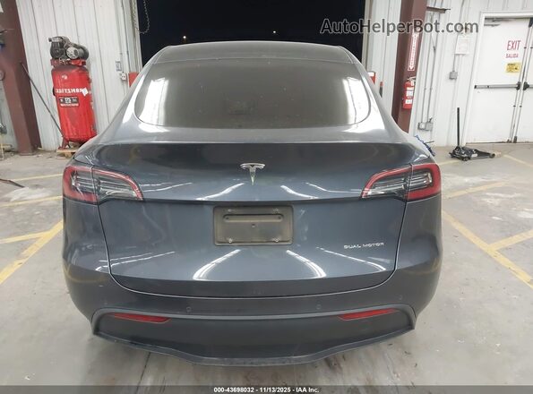7SAYGAEE2NF558310 2022 TESLA MODEL Y Gray 