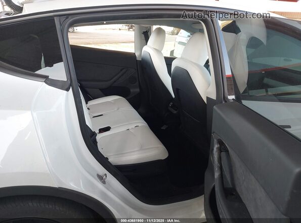 7SAYGAEE2RF122644 2024 TESLA MODEL Y White Вид наклейки з VIN-кодом