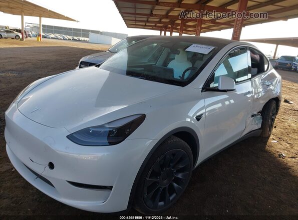 7SAYGAEE2RF122644 2024 TESLA MODEL Y White Вид спереду