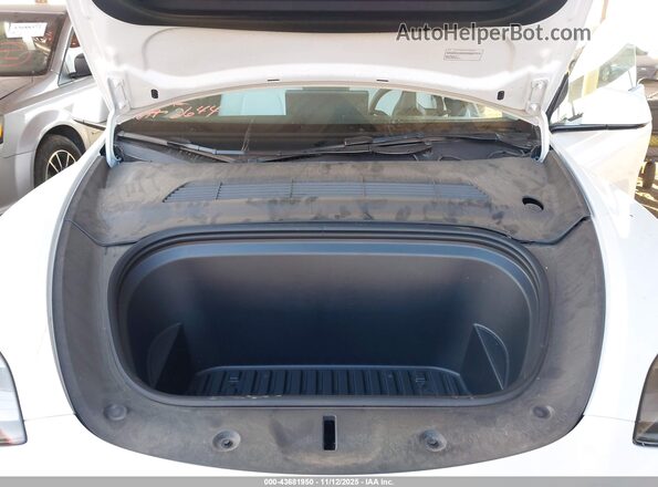 7SAYGAEE2RF122644 2024 TESLA MODEL Y White Вид ззаду