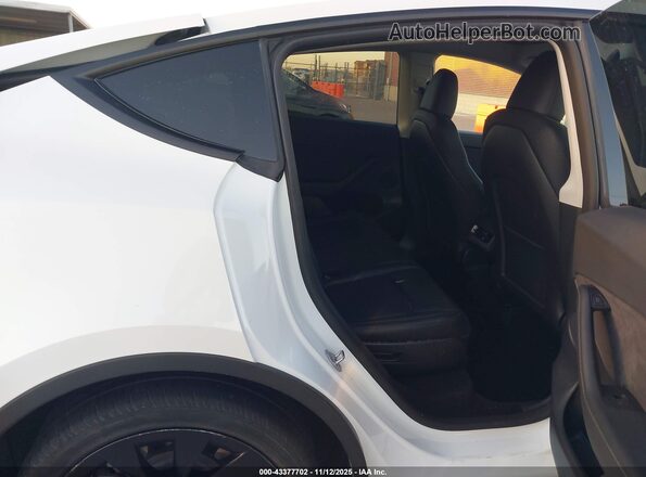 7SAYGAEE4RF039040 2024 TESLA MODEL Y White Вид наклейки з VIN-кодом