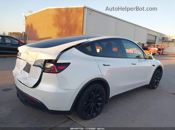 7SAYGAEE4RF039040 2024 TESLA MODEL Y White Задня права чверть