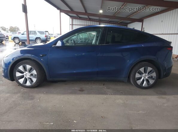 7SAYGAEE9PF873897 2023 TESLA MODEL Y Blue Widok wnętrza 360 stopni