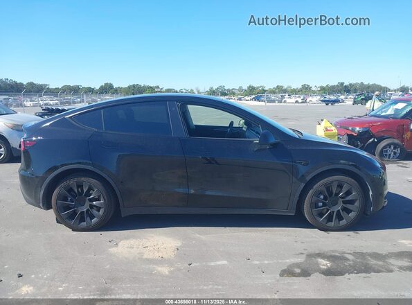 7SAYGAEEXNF534689 2022 TESLA MODEL Y Black Вид задньої частини салону