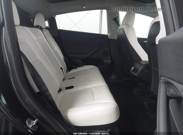 7SAYGDED1RF121204 2024 TESLA MODEL Y Gray VIN კოდის სტიკერის ხედი
