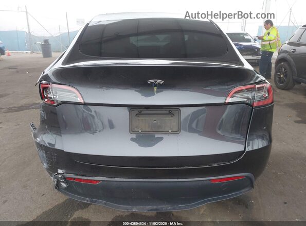 7SAYGDED1RF121204 2024 TESLA MODEL Y Gray 