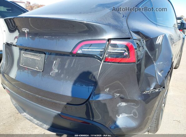 7SAYGDED1SA368287 2025 TESLA MODEL Y Gray Front view