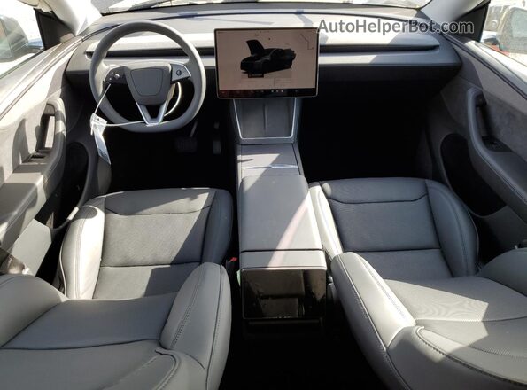 7SAYGDED2TF378699 2026 TESLA MODEL Gray Vista del salpicadero