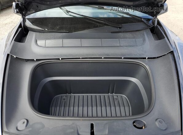 7SAYGDED2TF378699 2026 TESLA MODEL Gray Vista del compartimento del motor