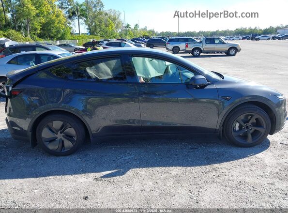 7SAYGDED4TF383628 2026 TESLA MODEL Y Gray Widok zestawu wskaźników