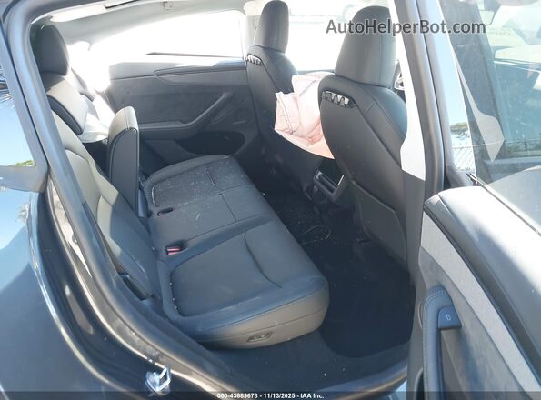 7SAYGDED4TF383628 2026 TESLA MODEL Y Gray Widok naklejki z numerem VIN