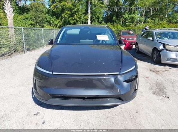 7SAYGDED4TF383628 2026 TESLA MODEL Y Gray Widok deski rozdzielczej