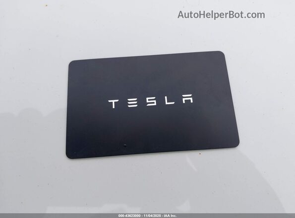 7SAYGDED5SF258801 2025 TESLA MODEL Y Серый Вид панели приборов