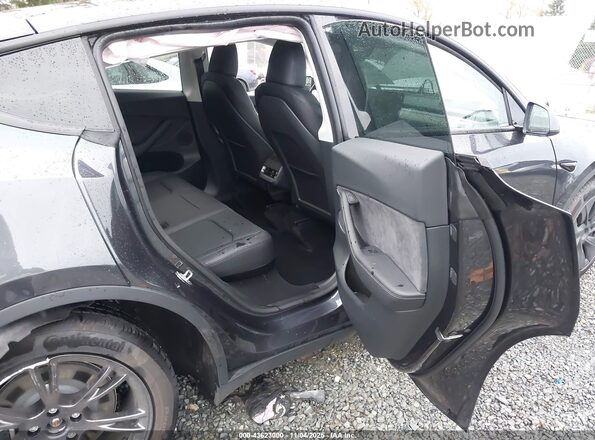 7SAYGDED5SF258801 2025 TESLA MODEL Y Серый Вид наклейки с VIN-кодом