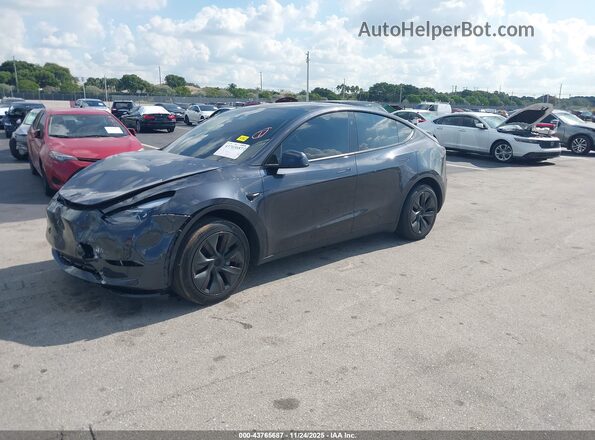 7SAYGDED6RF191894 2024 TESLA MODEL Y Серый Передняя левая четверть
