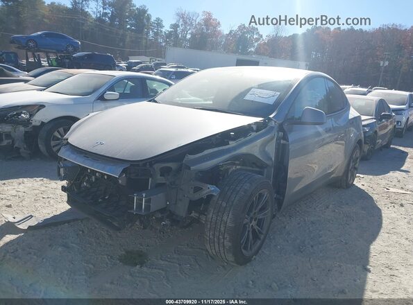 7SAYGDED6SA354384 2025 TESLA MODEL Y Silver 