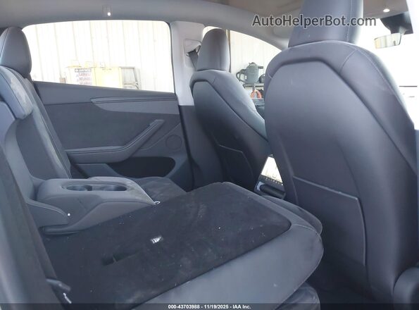 7SAYGDED6TA427996 2026 TESLA MODEL Y White Vista de la etiqueta del VIN