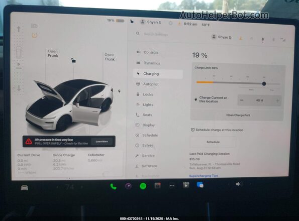 7SAYGDED6TA427996 2026 TESLA MODEL Y White Vista de los asientos traseros