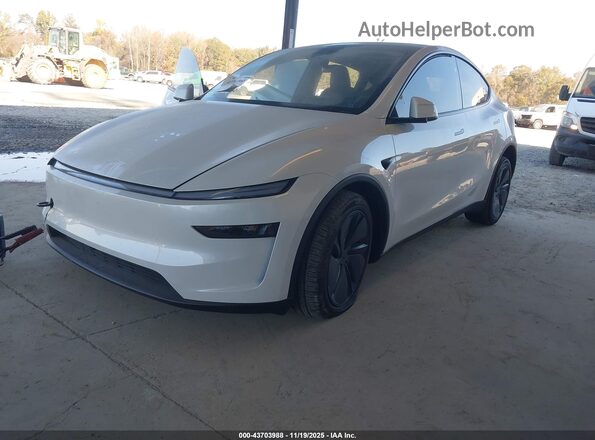 7SAYGDED6TA427996 2026 TESLA MODEL Y White Vista tres cuartos delantera izquierda