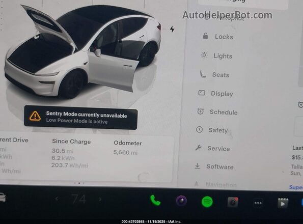 7SAYGDED6TA427996 2026 TESLA MODEL Y White Vista del salpicadero