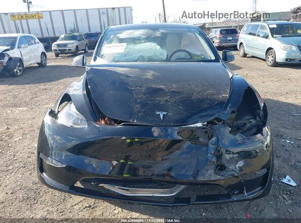 7SAYGDED7SA371551 2025 TESLA MODEL Y Black Widok z przodu