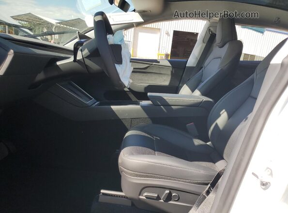 7SAYGDED8TA428339 2026 TESLA MODEL White წინა სალონის ხედი