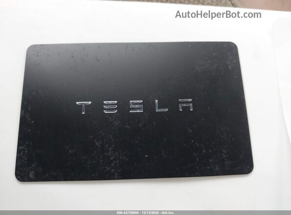 7SAYGDEDXRF151981 2024 TESLA MODEL Y Black Вид панелі приладів